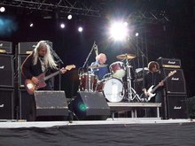 Dinosaur Jr. in concert photo on the Music 3.0 Blog
